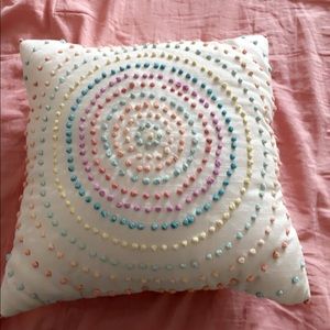 Knitted pillow